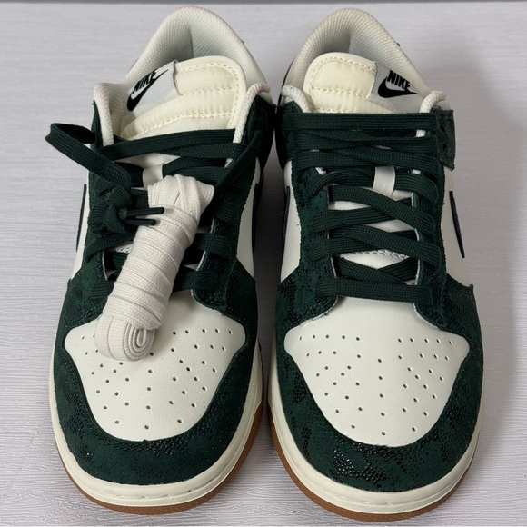 Nike Dunk Low Womens Green Snake FQ8893-397 Size 11W/9.5M Brand New 💯 Authentic - Picture 5 of 13